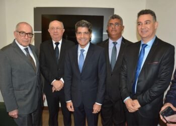 ‘Meu compromisso com Feira só aumenta’, diz ACM Neto ao receber homenagem na Câmara Municipal