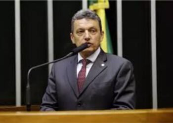 Para não perder espaço, Charles Fernandes deve aguardar janela partidária para mudar de partido